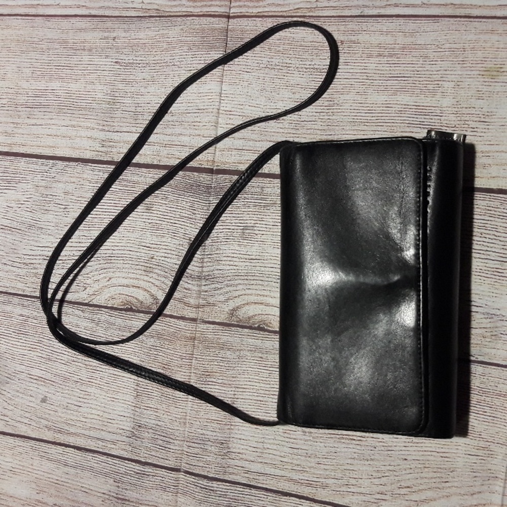 BL Portal crossbody leather black wallet